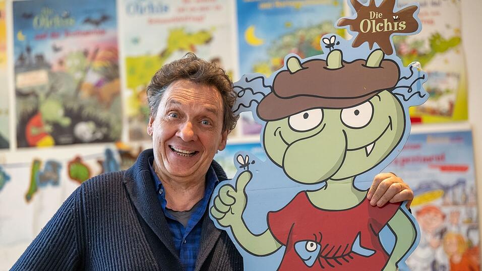 Er hat's erfunden: Der Kinderbuchautor Erhard Dietl hat sich die stinkigen, grünen Olchis ausgedacht. Es gibt sie seit 1990. (Archivbild) Er hat's erfunden: Der Kinderbuchautor Erhard Dietl hat sich die stinkigen, grünen Olchis ausgedacht. Es gibt sie seit 1990. (Archivbild)