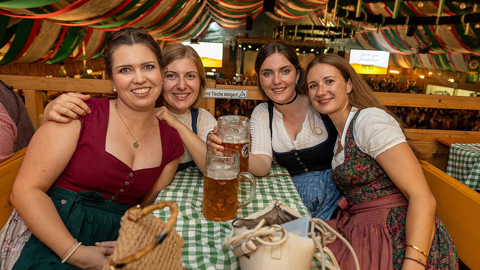 Die Partybilder vom Freitag, 9. August 2024, aus dem Festzelt Weckmann. Die Partybilder vom Freitag, 9. August 2024, aus dem Festzelt Weckmann.