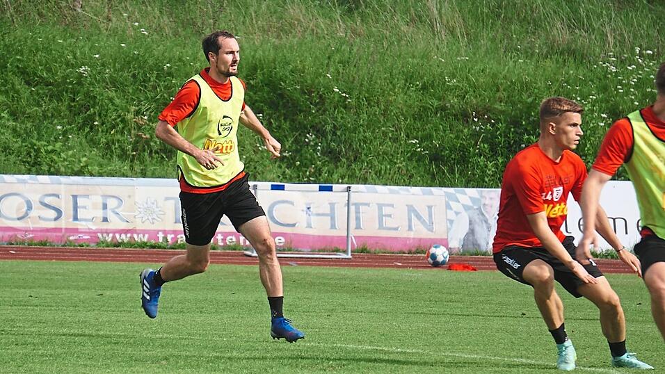 Auch im Training geht Sebastian Nachreiner (links) stets an seine Leistungsgrenze und steht als Ratgeber für Jungprofis und Neuzugänge zur Verfügung. Auch im Training geht Sebastian Nachreiner (links) stets an seine Leistungsgrenze und steht als Ratgeber für Jungprofis und Neuzugänge zur Verfügung.