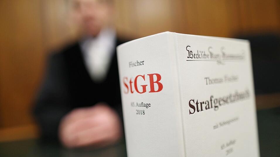 Der Richter ließ keine Ausreden gelten, sondern sprach eine Geldbuße wegen Betrugs aus. Der Richter ließ keine Ausreden gelten, sondern sprach eine Geldbuße wegen Betrugs aus.