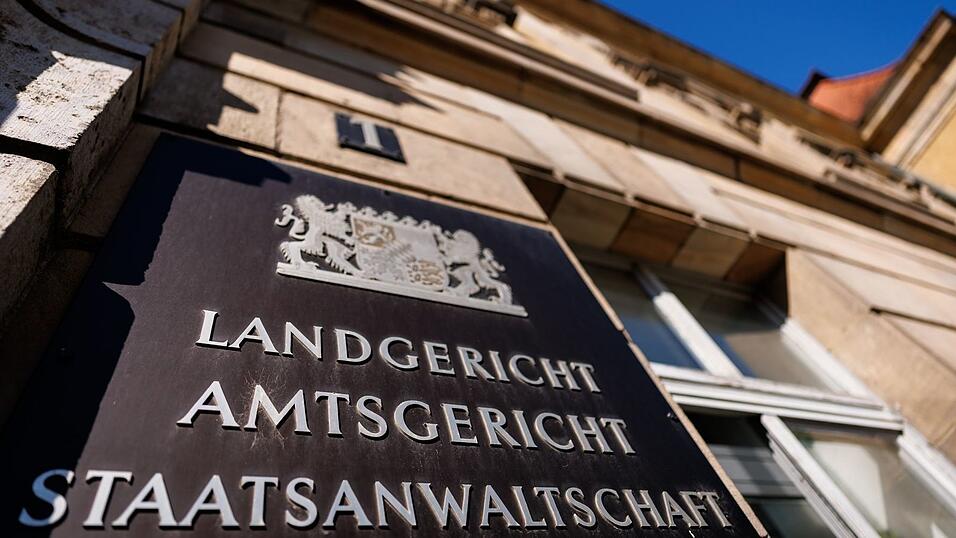 Die Staatsanwaltschaft Schweinfurt ermittelt wegen Totschlags. (Symbolbild)