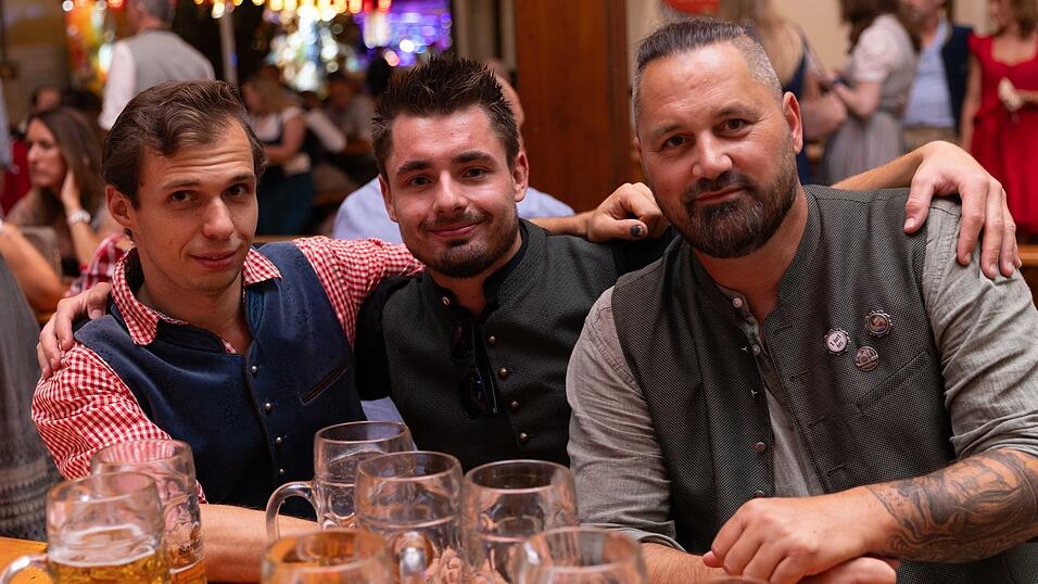 Die Partybilder vom Freitag, 7. August, aus dem Festzelt Greindl. Die Partybilder vom Freitag, 7. August, aus dem Festzelt Greindl.