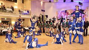 Tosenden Applaus gab es f&uuml;r die Rock&lsquo;n&lsquo;Roll-Tanzgruppe aus Obertr&uuml;benbach, die von der geb&uuml;rtigen Furtherin Margit Schambeck (einst Scholz) trainiert wird.