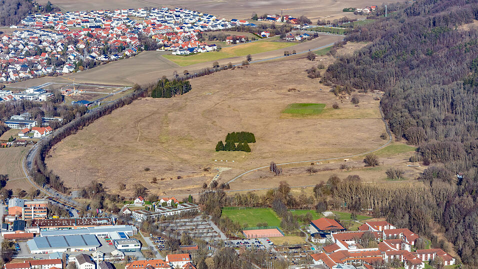 In der Ochsenau soll das Grüne Zentrum samt Hauswirtschaftsschule des Landkreises entstehen. In der Ochsenau soll das Grüne Zentrum samt Hauswirtschaftsschule des Landkreises entstehen.