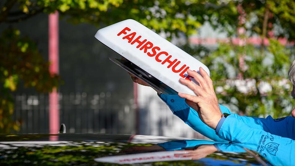 Ab 1. Januar 2027 sollen die neuen Regeln f&uuml;r den F&uuml;hrerschein gelten - so zumindest der Wunsch von Bundesverkehrsminister Patrick Schnieder (CDU).