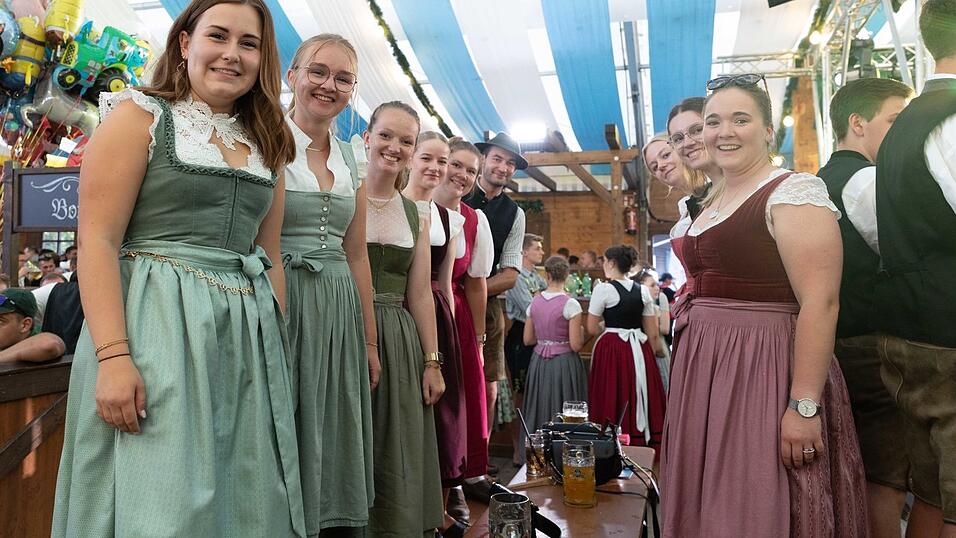 Die Partybilder vom Montag, 10. August, aus dem Festzelt Wenisch. Die Partybilder vom Montag, 10. August, aus dem Festzelt Wenisch.