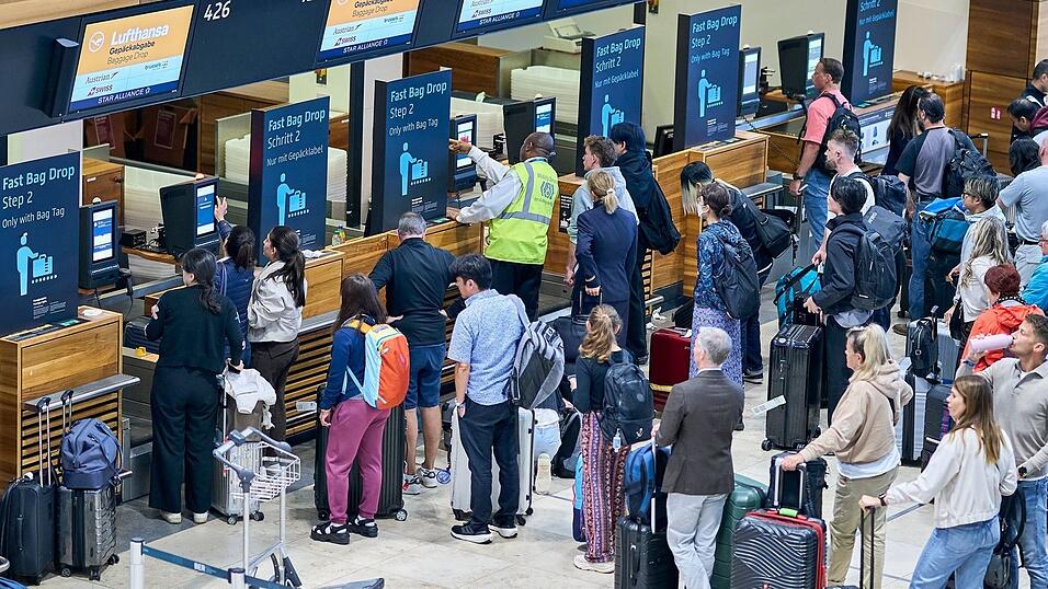 Ein Hackerangriff auf einen externen Dienstleister sorgte Anfang Oktober für tagelange Probleme beim Check-in. (Archivbild) Ein Hackerangriff auf einen externen Dienstleister sorgte Anfang Oktober für tagelange Probleme beim Check-in. (Archivbild)
