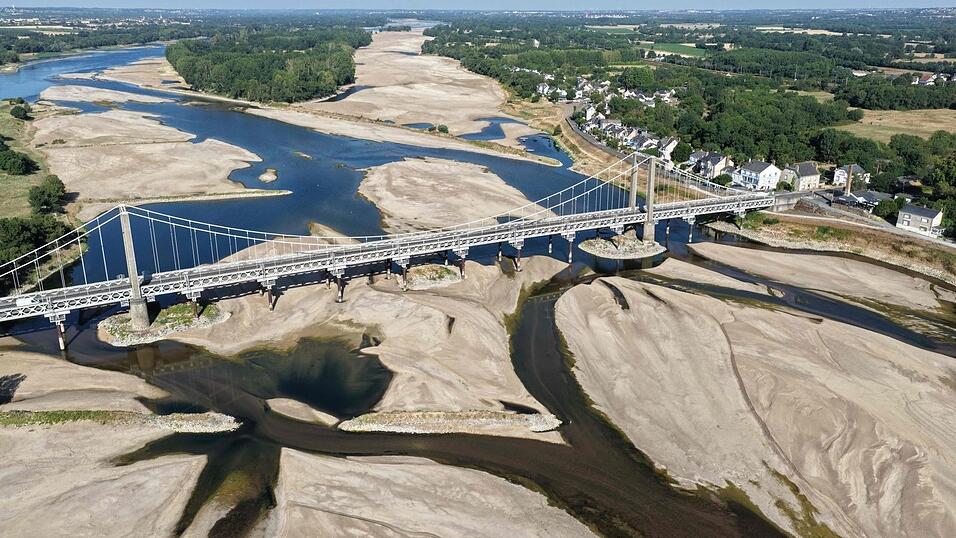 In Frankreich kam es in diesem Jahr zu einer im Landesdurchschnitt beispiellosen Trockenheit. (Archivbild) In Frankreich kam es in diesem Jahr zu einer im Landesdurchschnitt beispiellosen Trockenheit. (Archivbild)