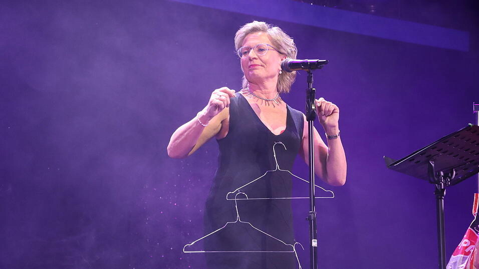 Paula Reichl präsentierte eine Gesangseinlage. Paula Reichl präsentierte eine Gesangseinlage.