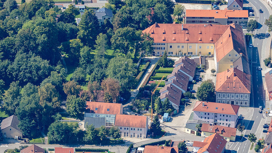 In der neuen Ortsmitte am Schlosspark soll ein B&uuml;rgersaal mit Gastronomie entstehen. Wann dieses Projekt umgesetzt wird, ist noch unklar.