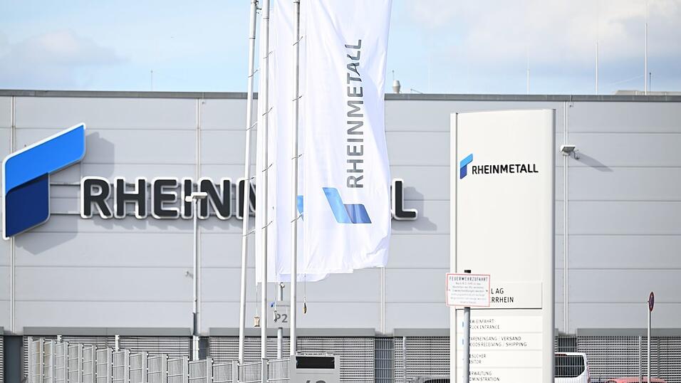 Blick auf das Neusser Rheinmetall-Werk. Blick auf das Neusser Rheinmetall-Werk.