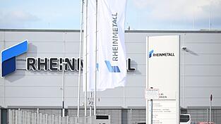 Blick auf das Neusser Rheinmetall-Werk. Blick auf das Neusser Rheinmetall-Werk.