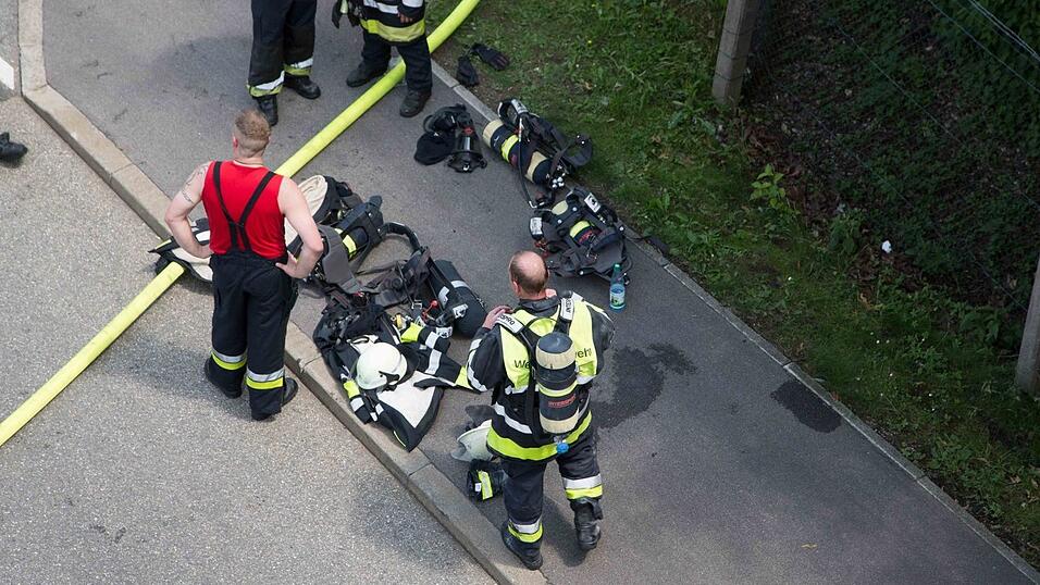 In einer Halle des BMW-Werk Landshut ist am Sonntag ein Brand ausgebrochen.