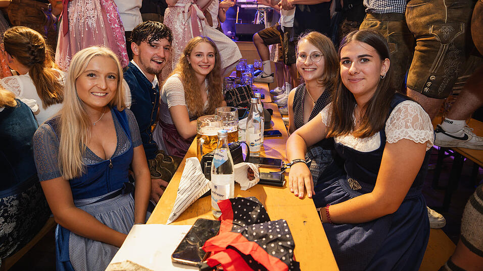 Die Partybilder vom Sonntag, 18. August, aus dem Festzelt Nothaft. Die Partybilder vom Sonntag, 18. August, aus dem Festzelt Nothaft.