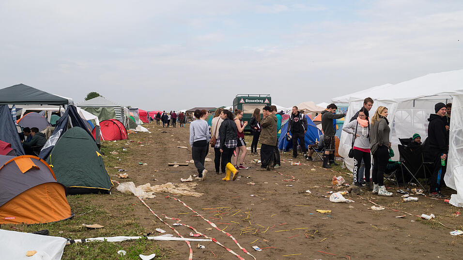 Mal mehr und mal weniger ausgewogen: Fr&uuml;hst&uuml;ck am Pfingst-Open-Air. Aufgenommen am Samstag von Regina H&ouml;lzel