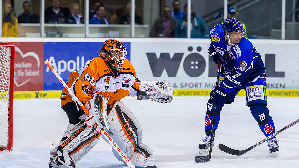 Die Tigers verlieren gegen Wolfsburg mit 2:4. Die Tigers verlieren gegen Wolfsburg mit 2:4.