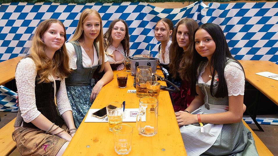 Die Partybilder vom Montag, 10. August, aus dem Festzelt Reisinger. Die Partybilder vom Montag, 10. August, aus dem Festzelt Reisinger.