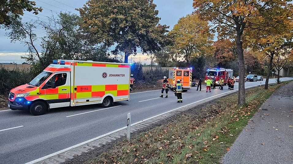 Bei dem Unfall wurden zwei Personen leicht verletzt. Bei dem Unfall wurden zwei Personen leicht verletzt.
