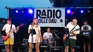 Die Band Radio Holledau heizte den Gästen noch extra ein. Die Band Radio Holledau heizte den Gästen noch extra ein.
