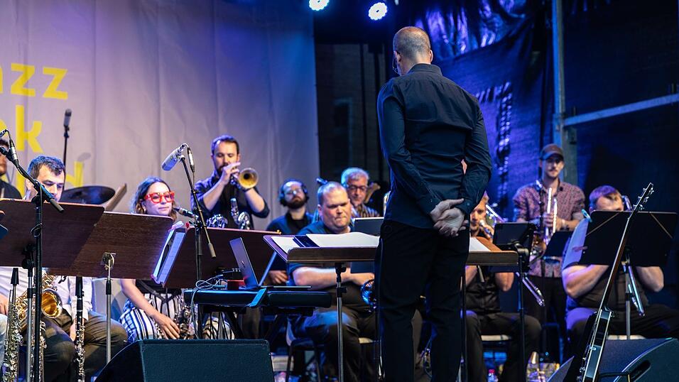 Die Bands zeigten auf den verschiedenen Bühnen in der Altstadt ihr Können. Für die Besucher war das komplette Festival kostenlos. Die Bands zeigten auf den verschiedenen Bühnen in der Altstadt ihr Können. Für die Besucher war das komplette Festival kostenlos.