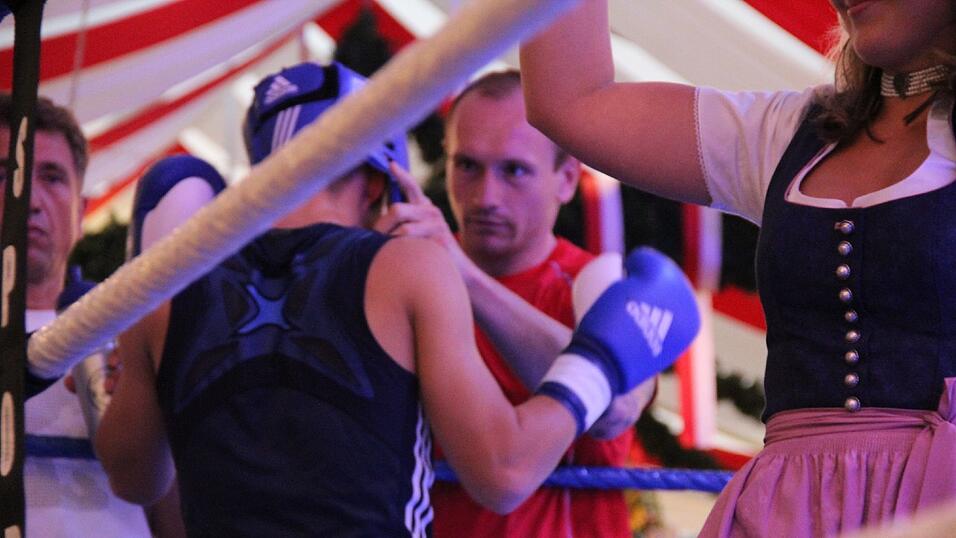 Im Lechner-Festzelt hie&szlig; es am Sonntag wieder 'Let&acute;s get ready to rumble'.