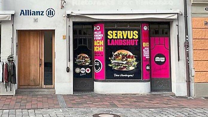 Anfang 2024 soll ins ehemalige 'Vincenzo' am Dreifaltigkeitsplatz wieder Leben einkehren. Anfang 2024 soll ins ehemalige 'Vincenzo' am Dreifaltigkeitsplatz wieder Leben einkehren.