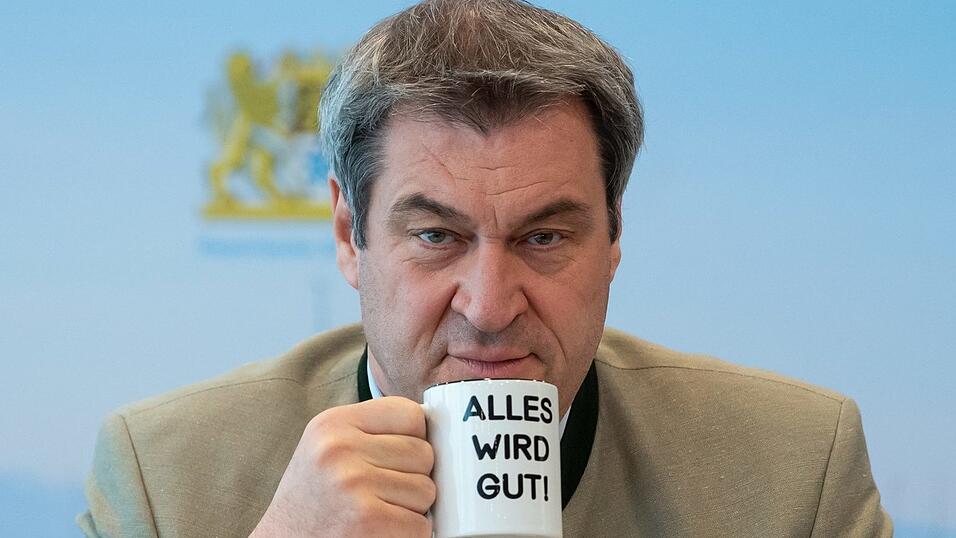 29. Mai 2022: In K&uuml;rze wird das Kabinett das Auslaufen der meisten Corona-Regeln in Bayern beschlie&szlig;en. Mit seiner Tasse suggeriert Markus S&ouml;der Zuversicht - die Botschaft wirkt dabei optimistischer als er selbst.