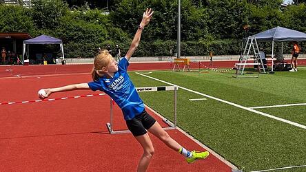 Zu den Disziplinen gehörten unter anderem: der Ballwurf...