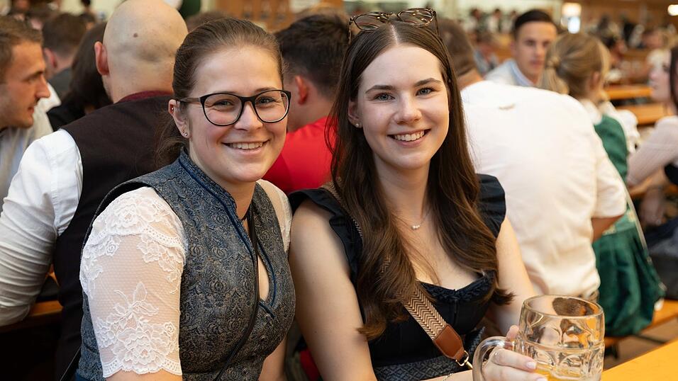 Die Partybilder vom Sonntag, 9. August, aus dem Festzelt Weckmann. Die Partybilder vom Sonntag, 9. August, aus dem Festzelt Weckmann.