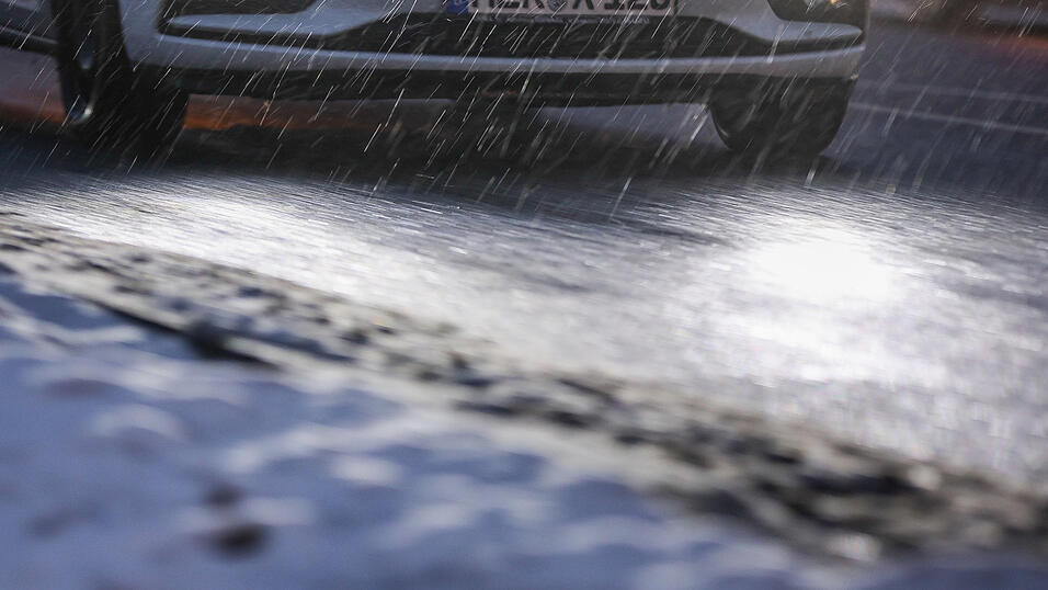 In Straubing ist mit erhöhter Glättegefahr durch gefrierenden Regen zu rechnen.