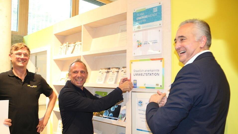 Johannes Zange (von links), Minister Thorsten Glauber und OB Thomas Burger (von links) freuten sich über die neue Umweltstation. Johannes Zange (von links), Minister Thorsten Glauber und OB Thomas Burger (von links) freuten sich über die neue Umweltstation.