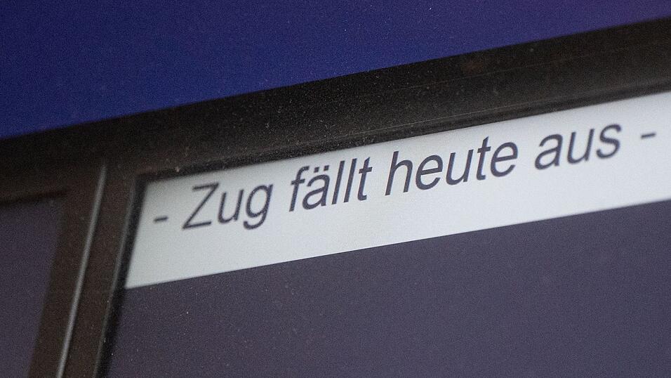 Von der Sperre waren Dutzende Züge betroffen. (Symbolbild)