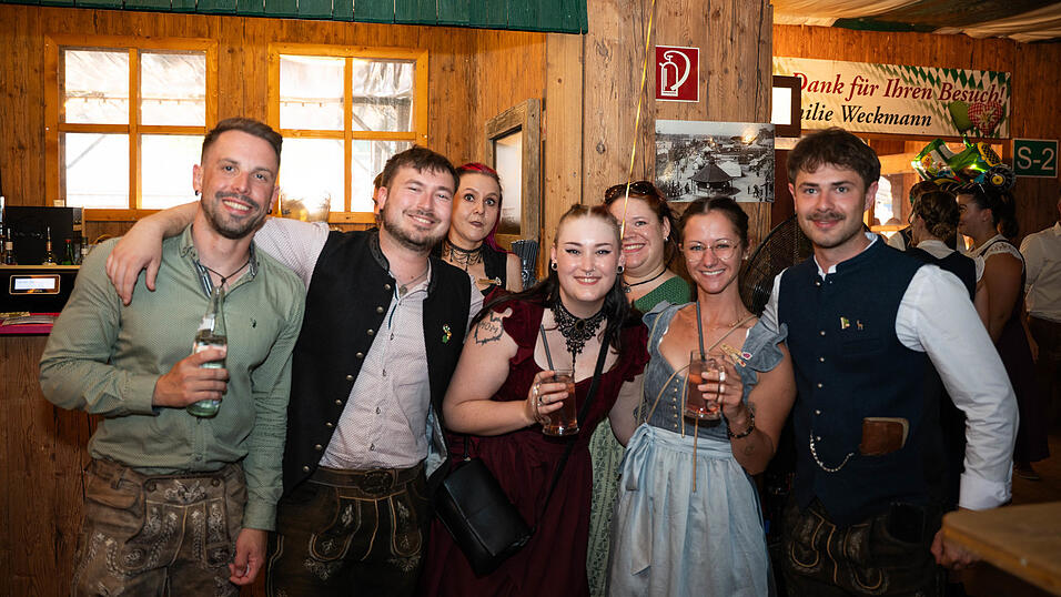 Die Partybilder vom Samstag, 15. August, aus dem Festzelt Weckmann. Die Partybilder vom Samstag, 15. August, aus dem Festzelt Weckmann.