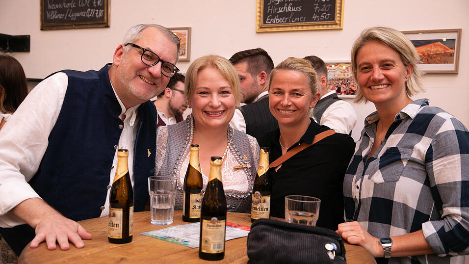 Die Partybilder vom Freitag, 15. August, aus dem Festzelt Greindl. Die Partybilder vom Freitag, 15. August, aus dem Festzelt Greindl.