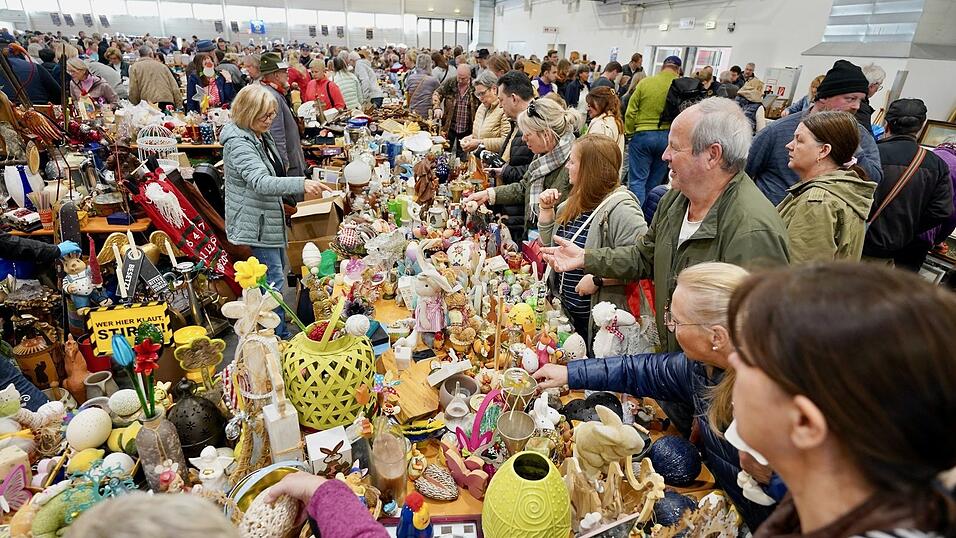 Viel Angebot, viele Besucher und beste Preise. Das zeichnet den Lions-Tr&ouml;delmarkt schon immer aus.