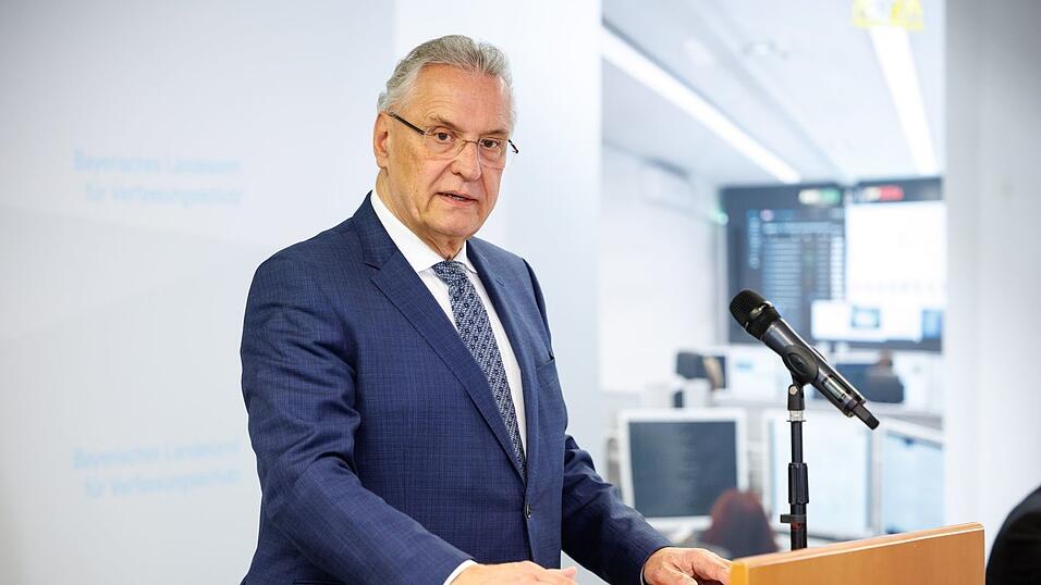 Im Bereich des Rechtsextremismus sieht Herrmann die AfD in einer zentralen Rolle. (Archivbild). Im Bereich des Rechtsextremismus sieht Herrmann die AfD in einer zentralen Rolle. (Archivbild).
