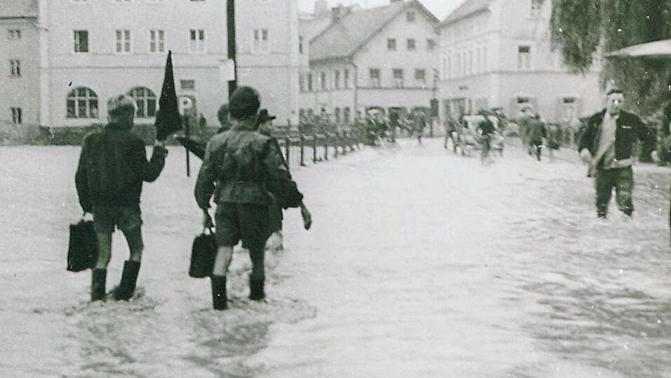 Der Griesplatz verwandelt sich in einen großen See. Der Griesplatz verwandelt sich in einen großen See.