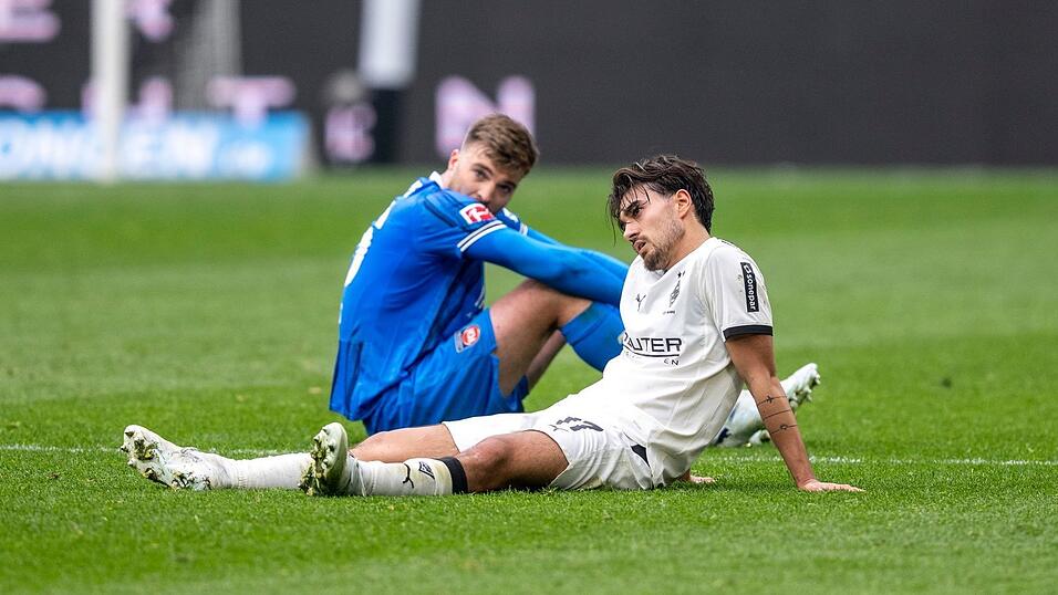 Entt&auml;uschte Gesichter nach einem 2:2 im Borussia-Park.