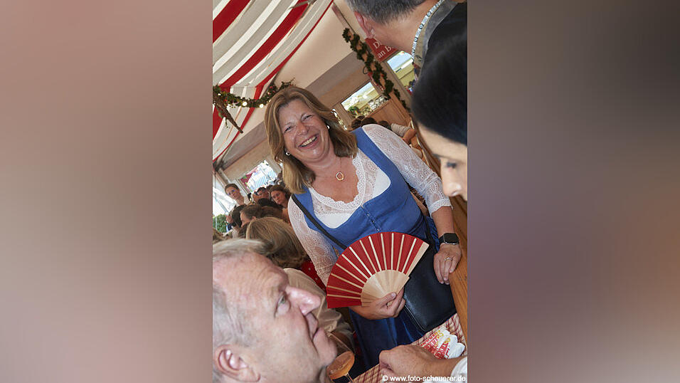 Die Partybilder vom Samstag, 15. August, aus dem Festzelt Lechner. Die Partybilder vom Samstag, 15. August, aus dem Festzelt Lechner.