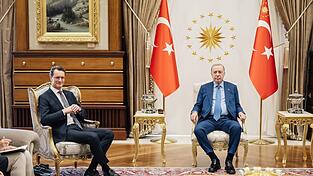 Ungewöhnliches Treffen: Wüst bei Erdogan Ungewöhnliches Treffen: Wüst bei Erdogan
