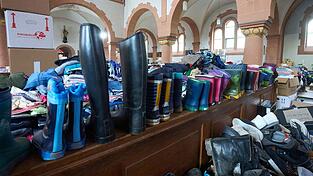 Auch Gummistiefel für Kinder gehörten zu den benötigten Hilfsgütern nach der Flut. (Archivbild) Auch Gummistiefel für Kinder gehörten zu den benötigten Hilfsgütern nach der Flut. (Archivbild)