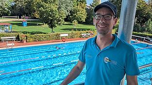 Bis auf einige stressige Momente kann Landaus Badleiter Philipp Mora auf eine erneut gelungene Freibad-Saison zurückblicken. Bis auf einige stressige Momente kann Landaus Badleiter Philipp Mora auf eine erneut gelungene Freibad-Saison zurückblicken.