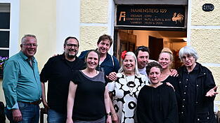 Das Orga-Team des Festivals mit Tuija Komi und Stepahn Weiser nach der gelungenen Premiere im Kinoptikum. Das Orga-Team des Festivals mit Tuija Komi und Stepahn Weiser nach der gelungenen Premiere im Kinoptikum.