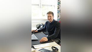 Martin Rastinger (48) ist der neue Rektor der Grund- und Mittelschule in Nandlstadt. Martin Rastinger (48) ist der neue Rektor der Grund- und Mittelschule in Nandlstadt.