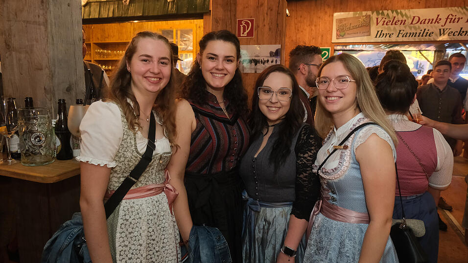 Die Partybilder vom Dienstag, 15. August 2023, aus dem Festzelt Weckmann.