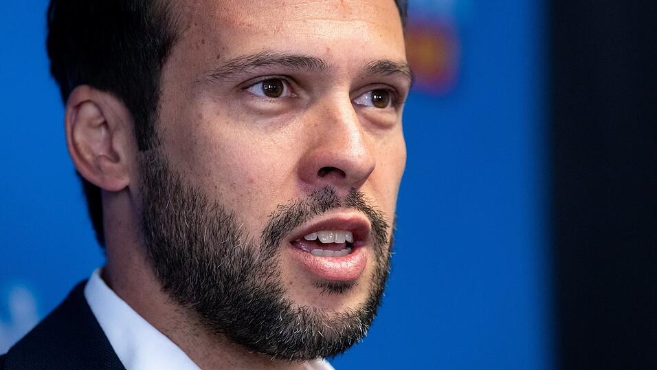 Martin Hagen übernimmt die 'volle Verantwortung' für das 'niederschmetternde Ergebnis' vom Sonntag. Martin Hagen übernimmt die 'volle Verantwortung' für das 'niederschmetternde Ergebnis' vom Sonntag.