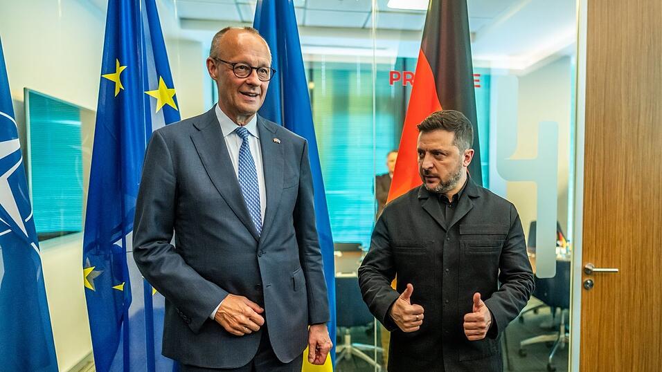 Kanzler Friedrich Merz und der ukrainische Präsident Wolodymyr Selenskyj: Der Gipfel soll neue Milliarden-Hilfen für die Ukraine beschließen. Kanzler Friedrich Merz und der ukrainische Präsident Wolodymyr Selenskyj: Der Gipfel soll neue Milliarden-Hilfen für die Ukraine beschließen.