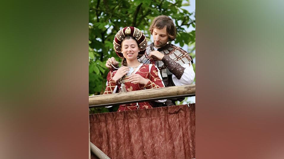 Eindr&uuml;cke von der Gruppe 'blau', die am Freitagabend die Drachenstich-Premiere gespielt hat.