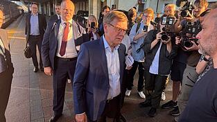 Nach seiner Ankunft in Kiew sendet der Minister erste Botschaften auch an Moskau.