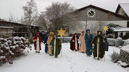 Die Unsbacher Sternsinger unterwegs.